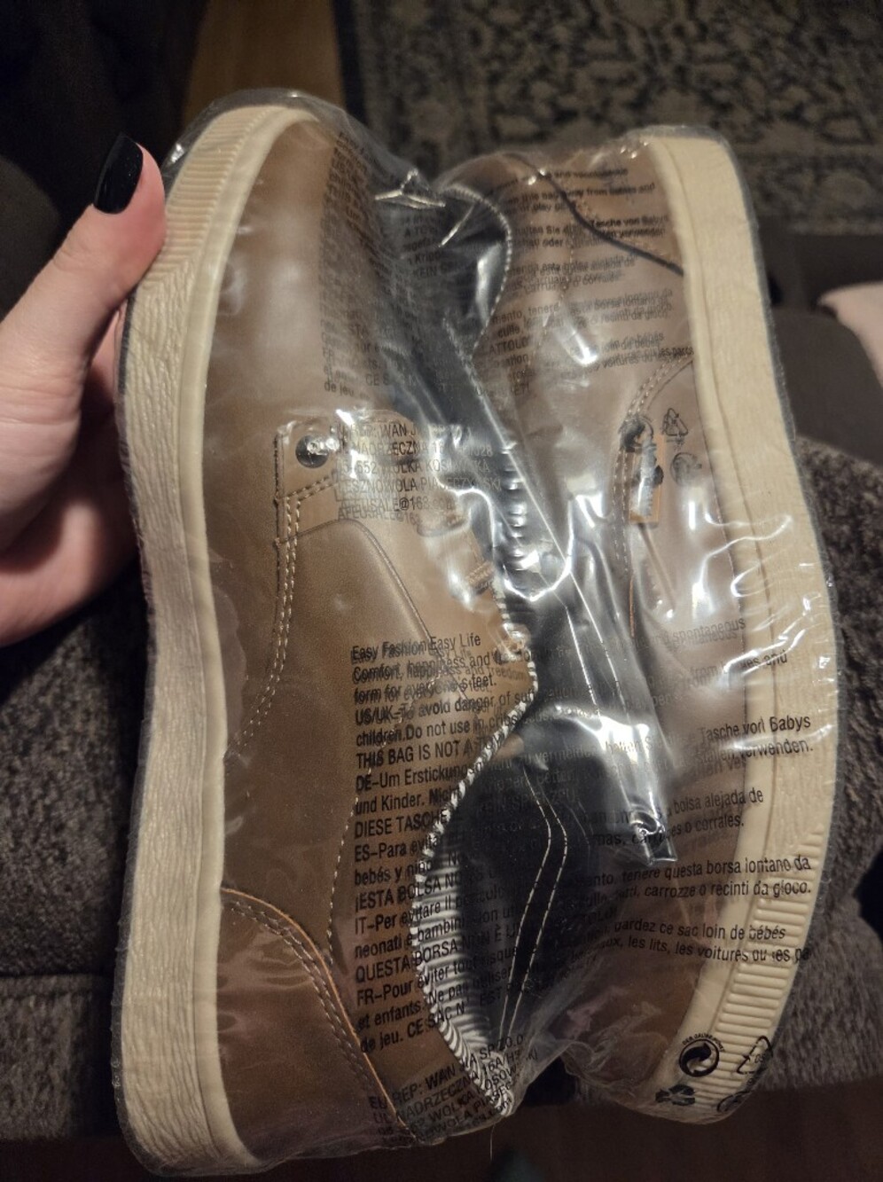 Men’s Casual Brown Leather-Look Sneakers